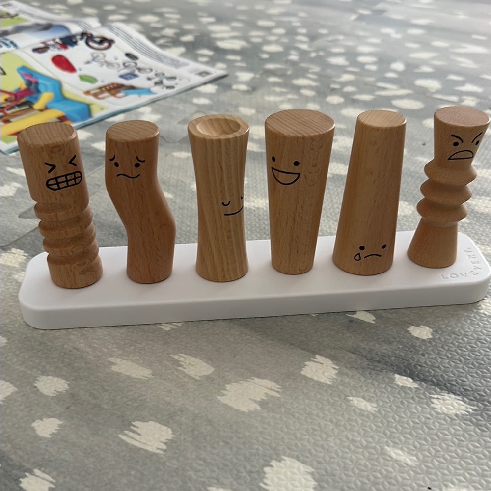 Wooden Emotion Pegs Toy Set